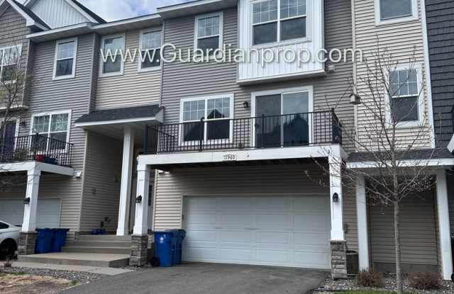 Champlin Town Home, 2 Car Garage, Dishwasher, Washer/Dryer, Balcony, May/June Move in Dates photos photos