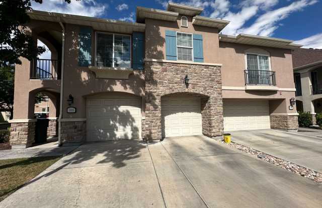Pleasant Grove Condo | 2 Bed • 2 Bath • Garage • Community Pool Gallery 4