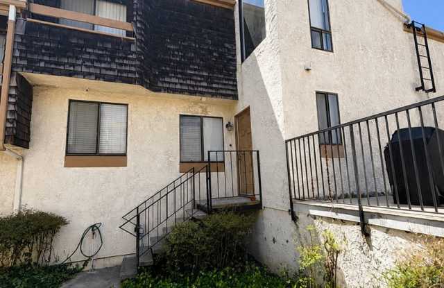 2 Bedroom Condo with 2 Car Garage in La Habra Gallery 4