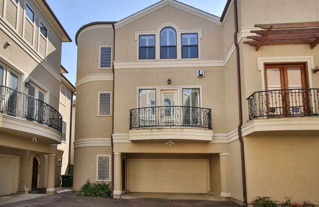 Discover This Exquisite Stucco Home in an Unbeatable Prime Location! - 4310 Feagan Street, Houston, TX 77007