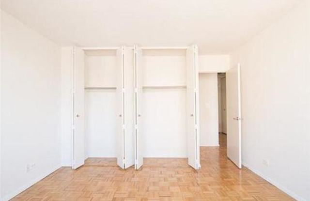 317 W 45th St # 204 Gallery 3