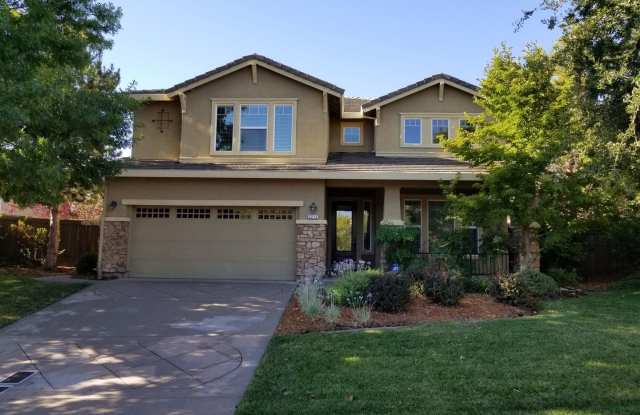 2212 MURATURA WY Gallery 2