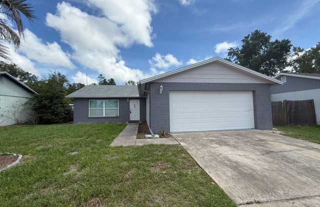 Spacious 2 Bedroom, 2 Bath, 2 car garage Home For Rent in New Port Richey! photos photos