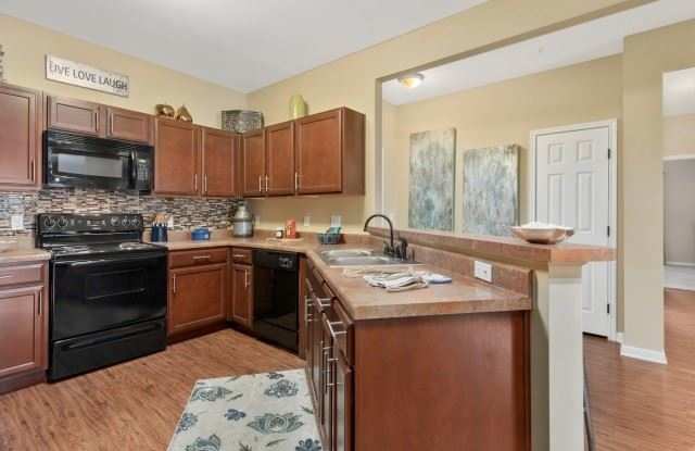 1607 Marsh Ln Gallery 2