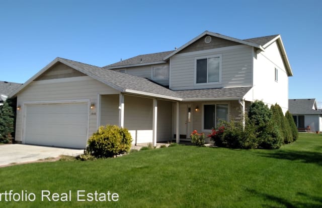 1905 S Leanne Avenue - 1905 Leanne Avenue, Moses Lake, WA 98837