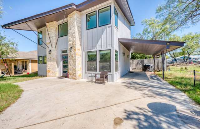 847 Pecan Lane Gallery 1