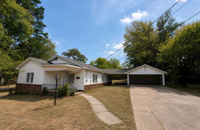 4 Bedrooms • 2 Bathrooms • $1,675/mo photos photos