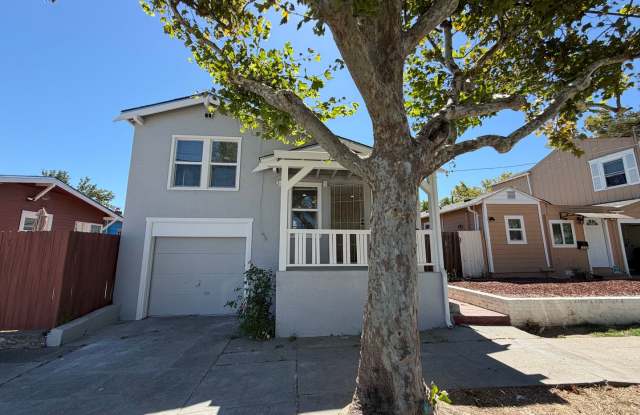 Quaint 1 bedroom and 1 bathroom home. Completely renovated rental! Gallery 4
