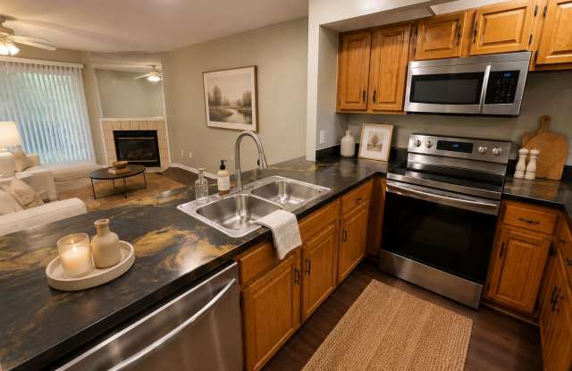 2BR/2.5BA Townhome with In-Unit Laundry, Fenced Backyard, Garage, & Fireplace! Move-In Ready! Private Owner Managed Gallery 4