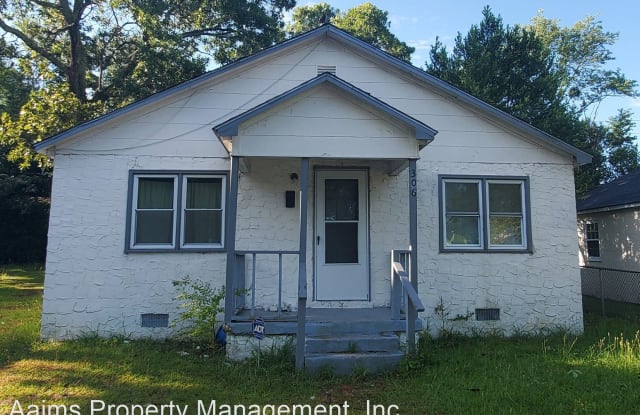 306 Wilson Ave - 306 Wilson Avenue, Spring Lake, NC 28390