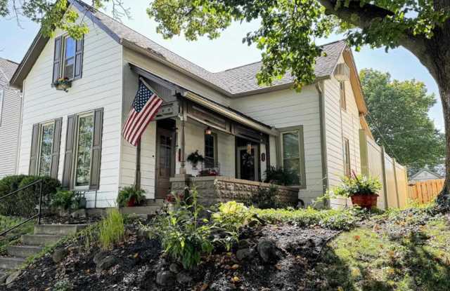 2 Bedroom Single Family Home - 3 MONTH LEASE AVAILABLE NOW - 606 South 10th Street, Lafayette, IN 47901