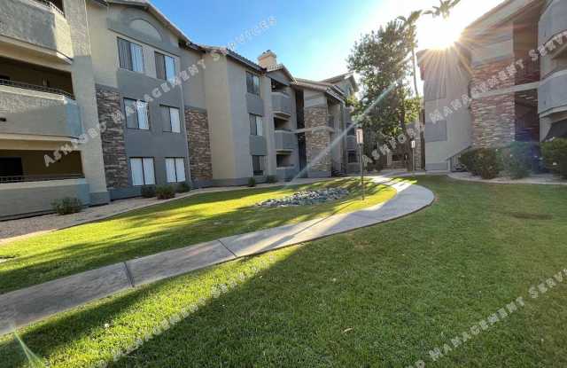 BILTMORE AREA 2 BEDROOM CONDO IN GATED COMMUNITY Gallery 4