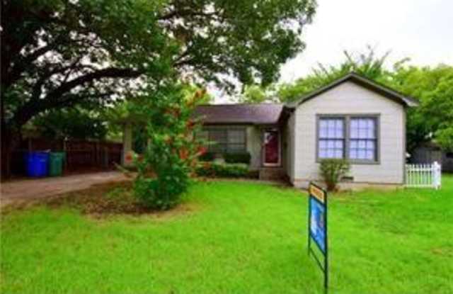 402 W White Street - 402 West White Street, McKinney, TX 75069