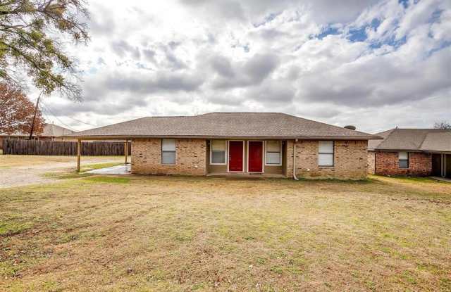 1009 W 4th Street - 1009 West 4th Street, Keene, TX 76059