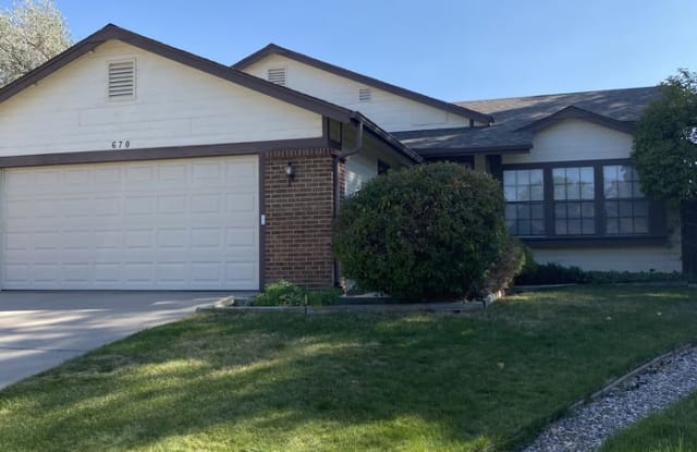 670 Larkwood Place - 670 Larkwood Place, Highlands Ranch, CO 80126