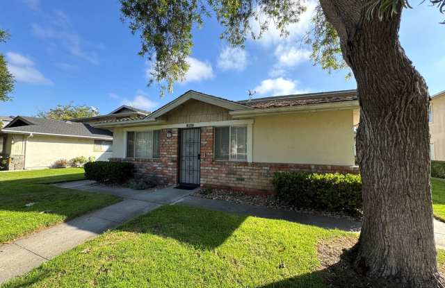 Completely Remodeled Condo Near Channel Islands Harbor! - 2682 North Victoria Avenue, Ventura County, CA 93036