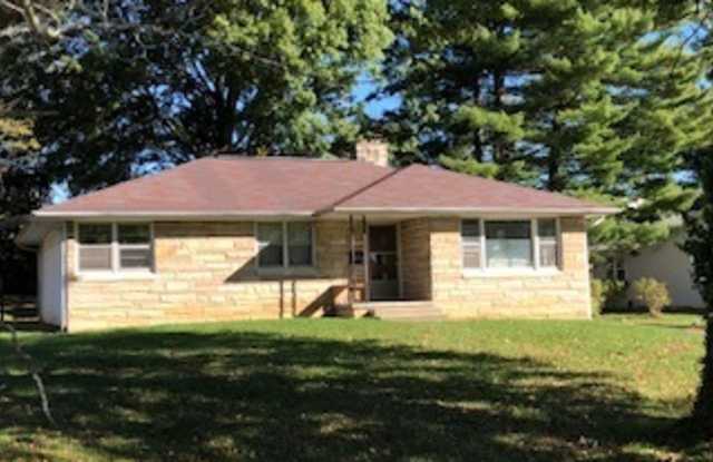 3 Bedroom Avail August 2026; Monthly rent $1,950 photos photos