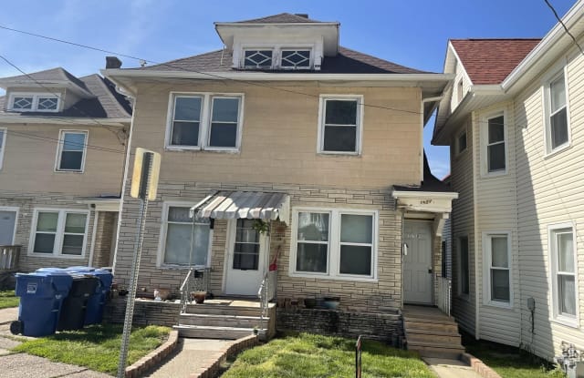1527 8TH Avenue - 1527 8th Avenue, Moline, IL 61265