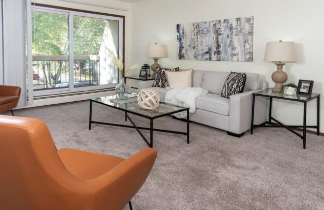 Burnsville Parkway Apartments photos photos