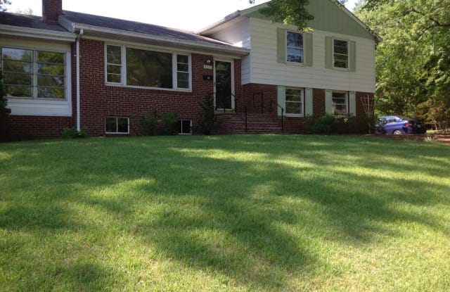 6711 VAN FLEET DR - 6711 Van Fleet Drive, McLean, VA 22101