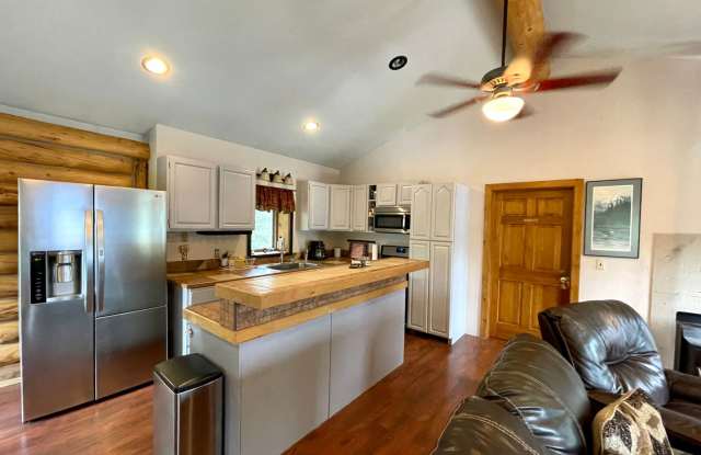 SEASONAL RENTAL HOME Gallery 3