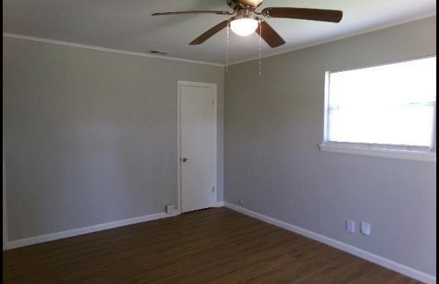 2107 Muldrow Drive Gallery 4