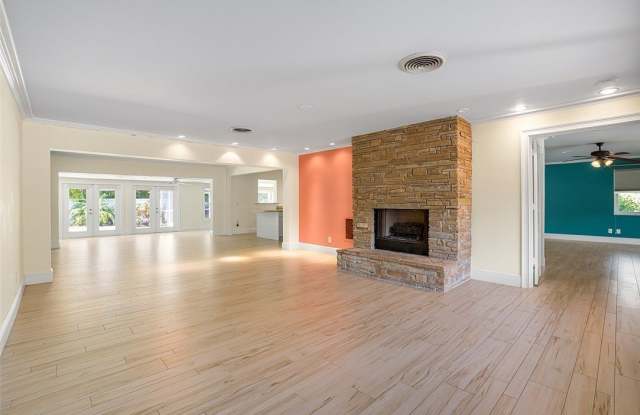 500 Gardenia Lane Gallery 4