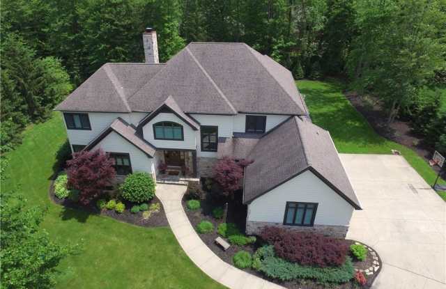 560 Club Dr - 560 Club Drive, Aurora, OH 44202