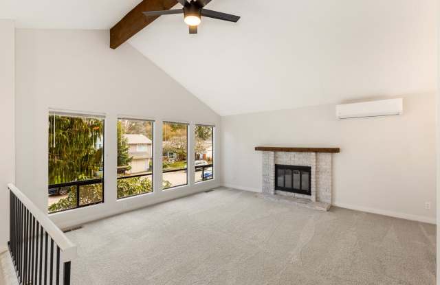 4 Bedroom Finn Hill Home with Fully Fenced Private Yard and 2 Car Garage Gallery 4