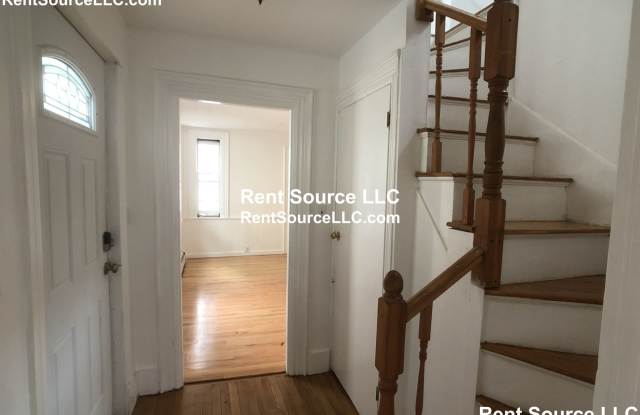 89 6th St Gallery 2