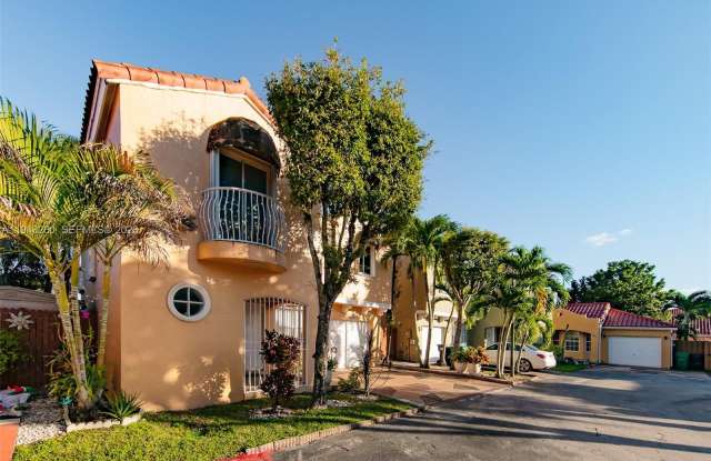 165 NW 85th Ct photos photos