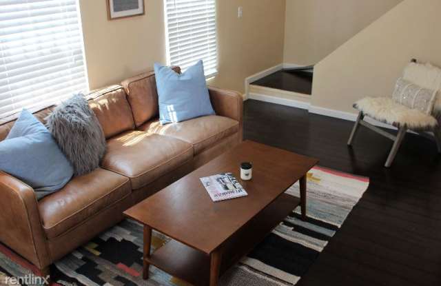 1642 Pembroke Avenue Gallery 3