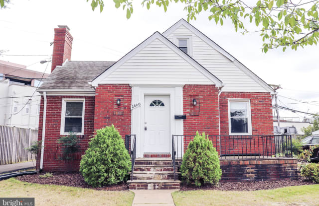 2600 FRANKLIN ROAD - 2600 North Franklin Road, Arlington, VA 22201