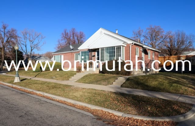 2613 S. Hartford Avenue photos photos