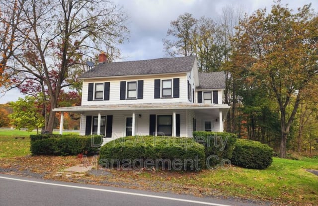 378 Scotrun Ave - 378 Scotrun Avenue, Monroe County, PA 18355