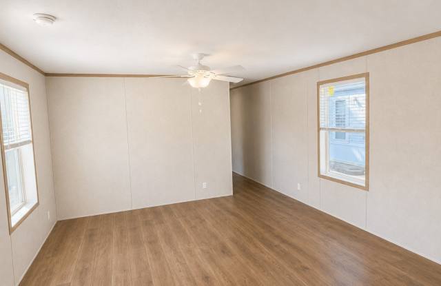 5222 Regay Gallery 3