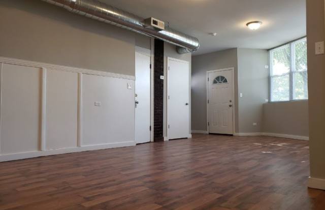 4952 W Berteau Ave 1 Gallery 2