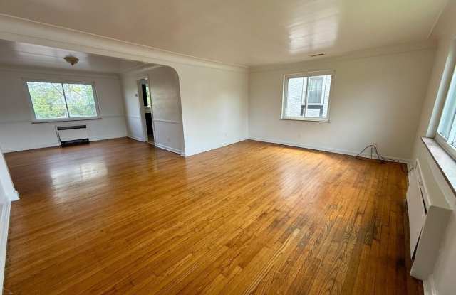 5510 Newfield Avenue Gallery 2