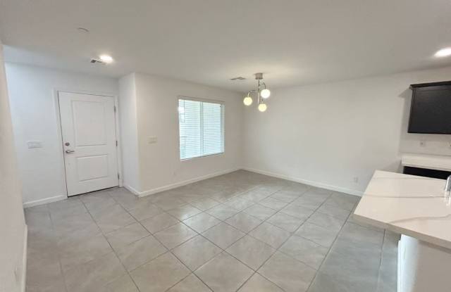 3447 Grecian Queen Avenue Gallery 3