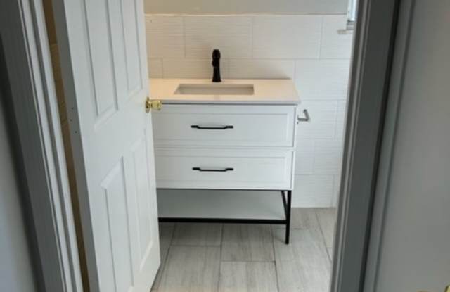 3-bedroom, 2-bathroom single-family home on Kernan and Atlantic Gallery 3