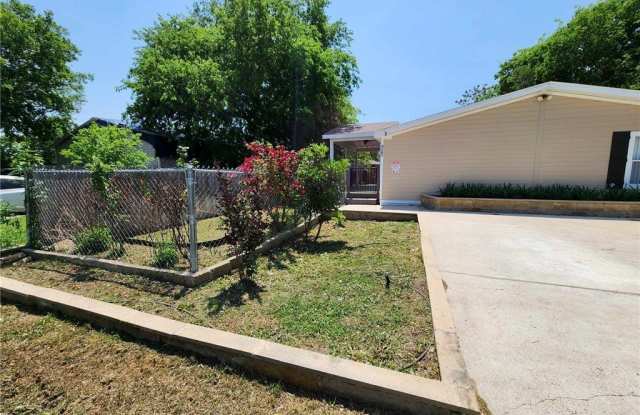 922 Ashwood Drive Gallery 3