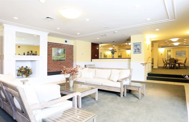 37 Commodore Lane Gallery 2