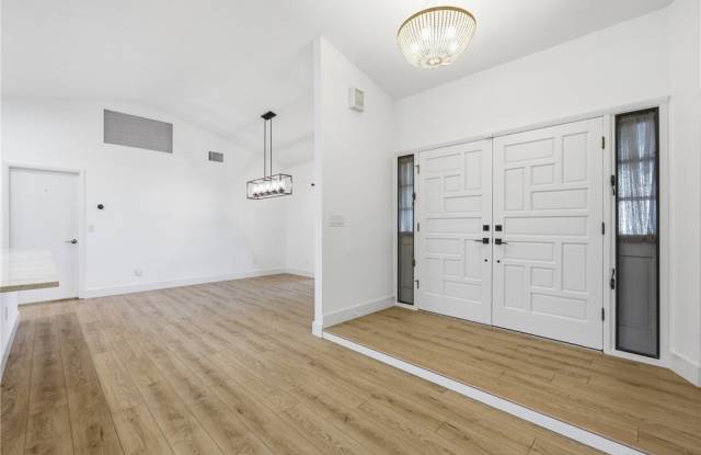 1048 Admirals Walk Gallery 3