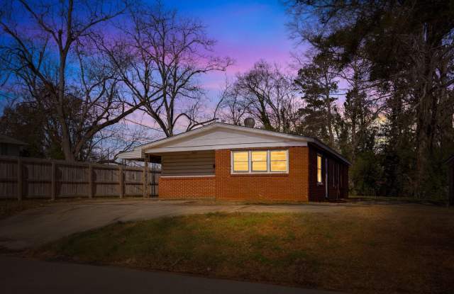 Cozy 4 Bedroom 2 Bath Home Available Now in Montgomery! photos photos