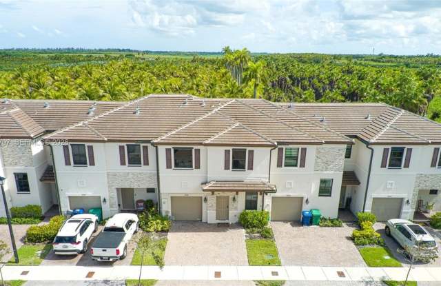 10118 SW 231st Ln photos photos