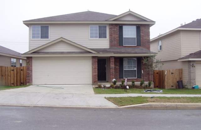 Beautiful 2 story home with great location to lots of attractions! - 538 Rattler Bluff, San Antonio, TX 78251