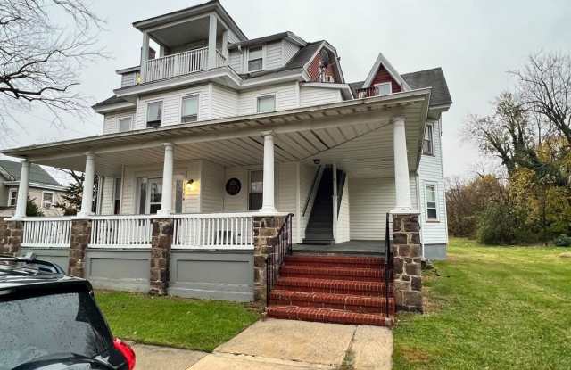 290 KINGS Highway unit: C photos photos