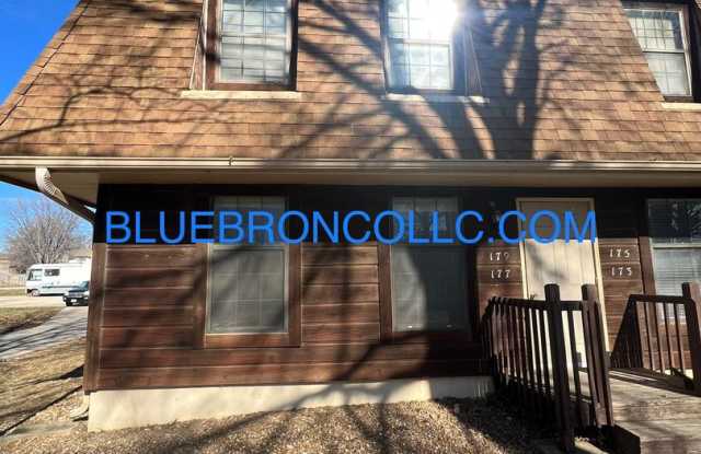 Great price for 1 bedroom apartment, large closets and updated flooring - 173 Northwest Vesper Street, Blue Springs, MO 64014 Great price for 1 bedroom apartment, large closets and updated flooring - 173 Northwest Vesper Street, Blue Springs, MO 64014