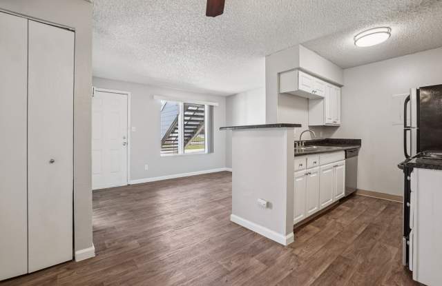 Windmill Apartments Gallery 3