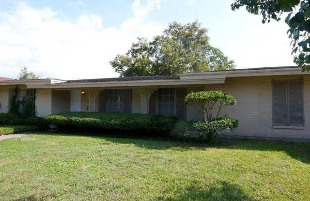 449 Parade Drive photos photos